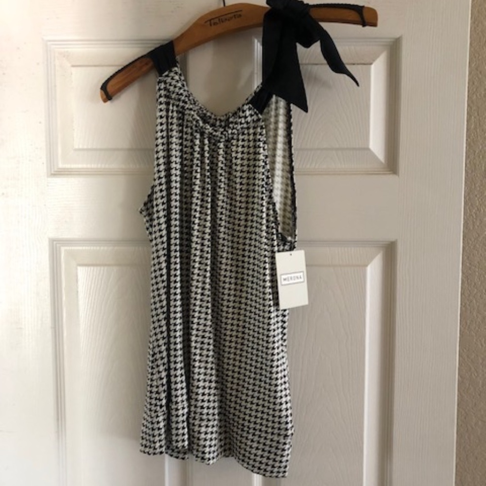 Black and White Sleeveless Top